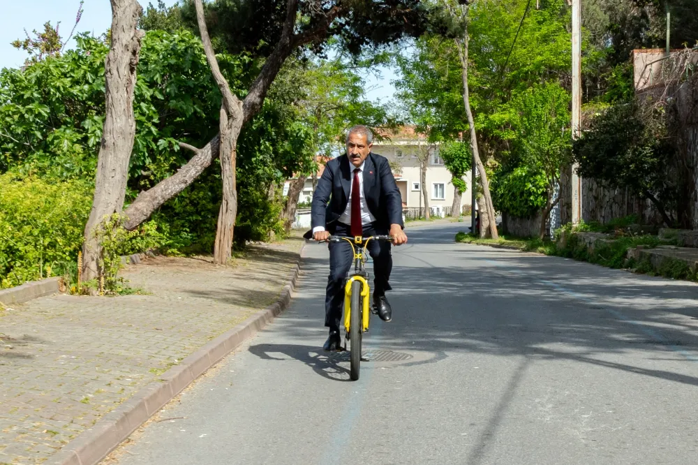 Adalar’da Başkan’ın Makam Aracı Bisikleti Oldu!