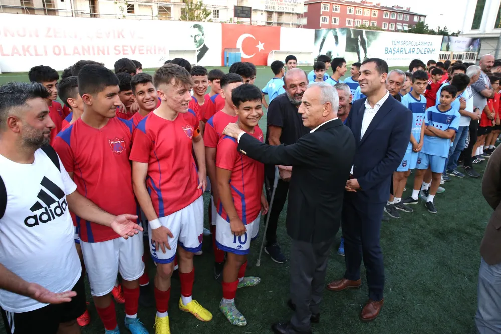 Küçükçekmece Belediyesi tarafından düzenlenen 30 Ağustos Zafer Bayramı U14 ve U16 Futbol Turnuvası